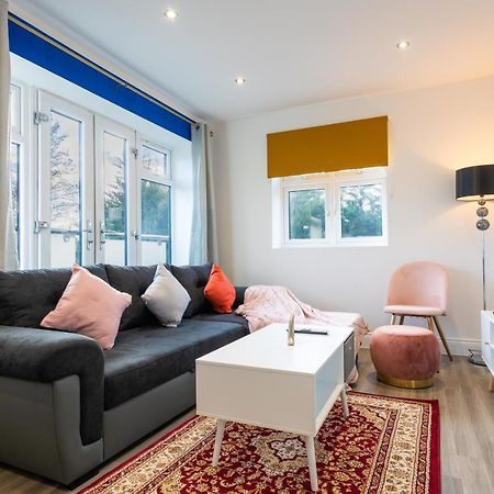 Hatfield Haven - Modern 2-Bed Retreat Near Uni, Business Park & City Center, Free Parking, Big Savings On Longer Stays Eksteriør bilde